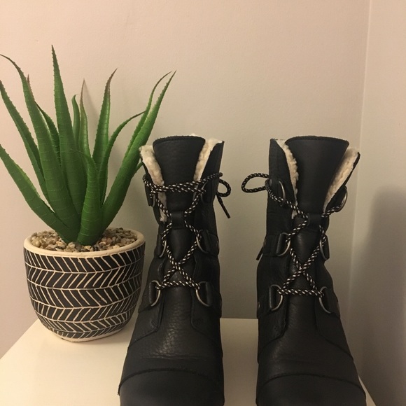 Sorel Joan Of Arctic Wedge Shearling Boots 9.5 - Picture 4 of 8